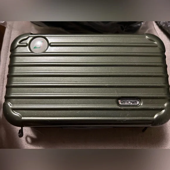 RIMOWA Goldish Green Cosmetic Case - Picture 2 of 3